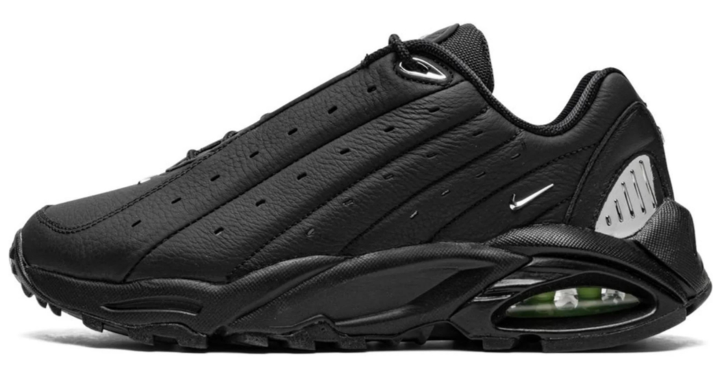 TRIPLE BLACK