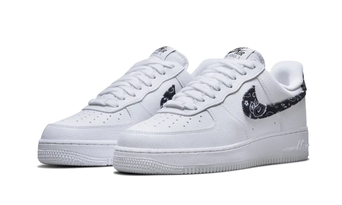 07 Essential White Black Paisley