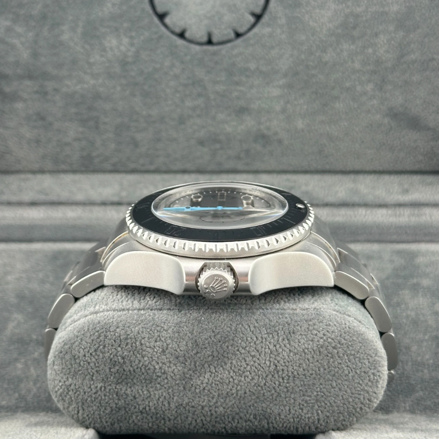 Deepsea sea-dweller black dial 44mm