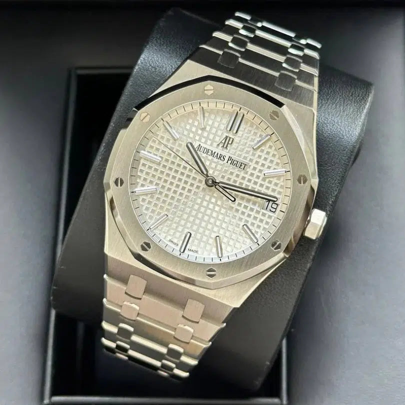 Royal Oak Offshore “White” 15400 ADP006