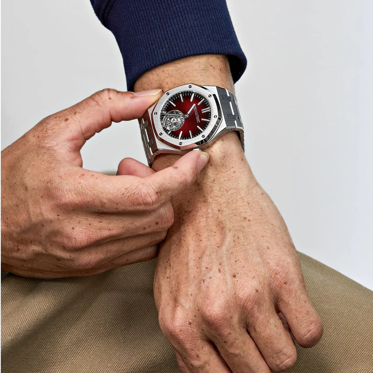 Royal Oak 26730ST.OO.1320ST.05 Selfwinding Flying Tourbillon Red Burgundy Steel