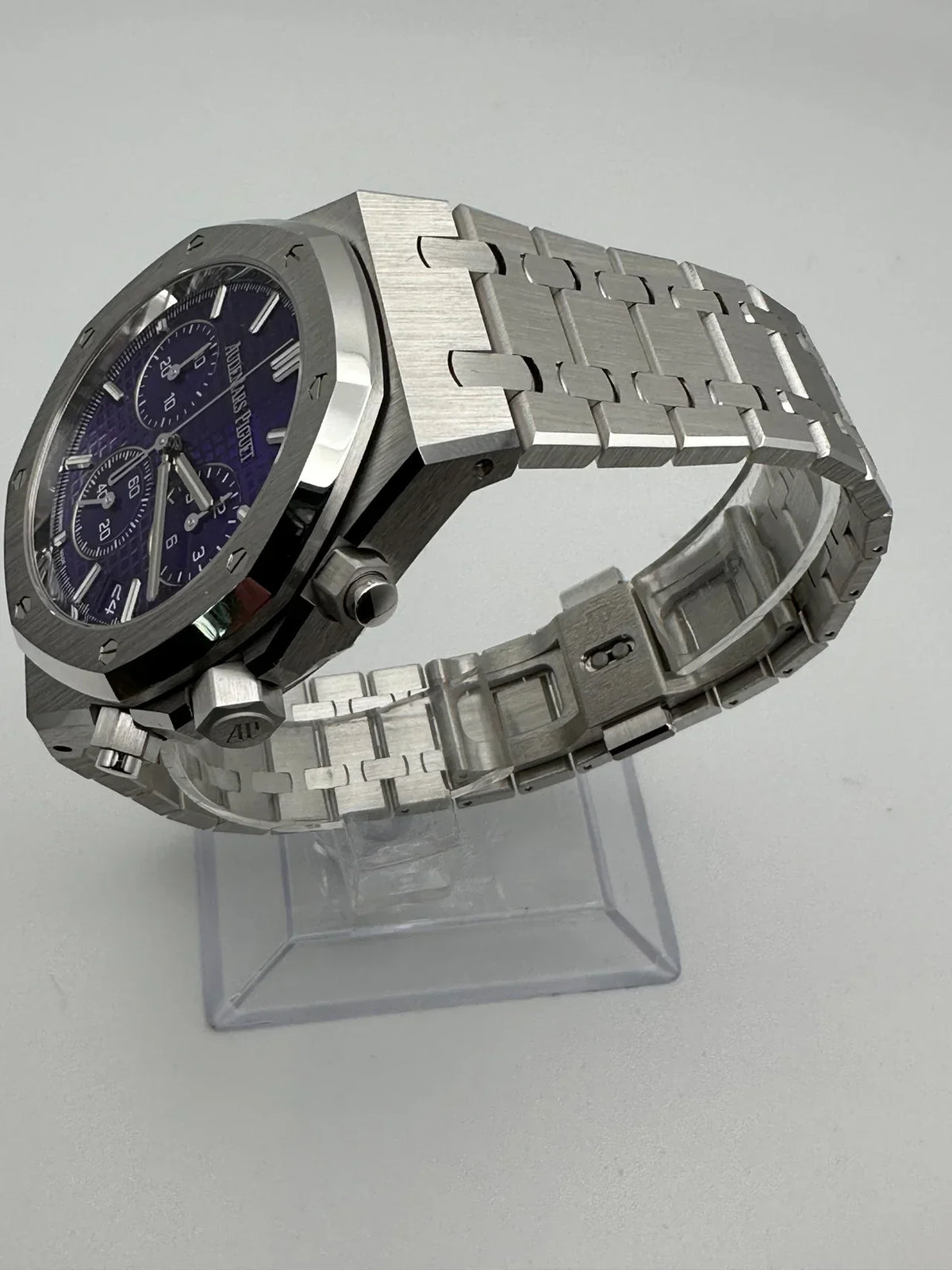 Royal Oak 26240BC.OO.1320BC.01 Chronograph 'Domaine de Murtoli Special Edition' White Gold Purple Dial
