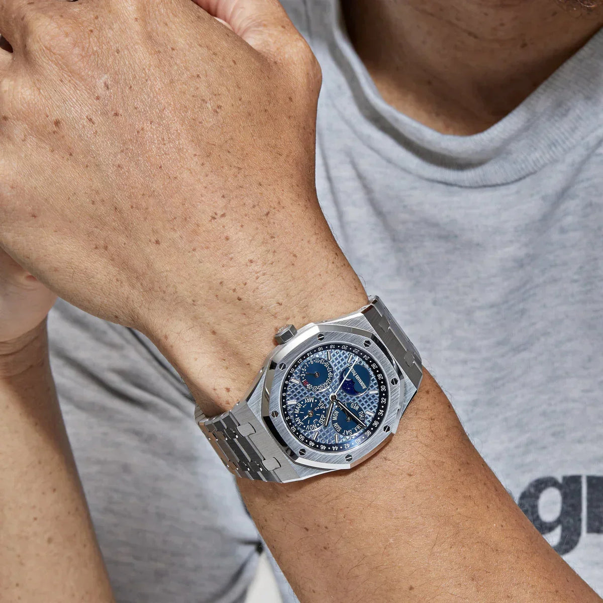 Royal Oak Perpetual Calendar 26574ST.OO.1220ST.03 Steel Blue Dial (2022)