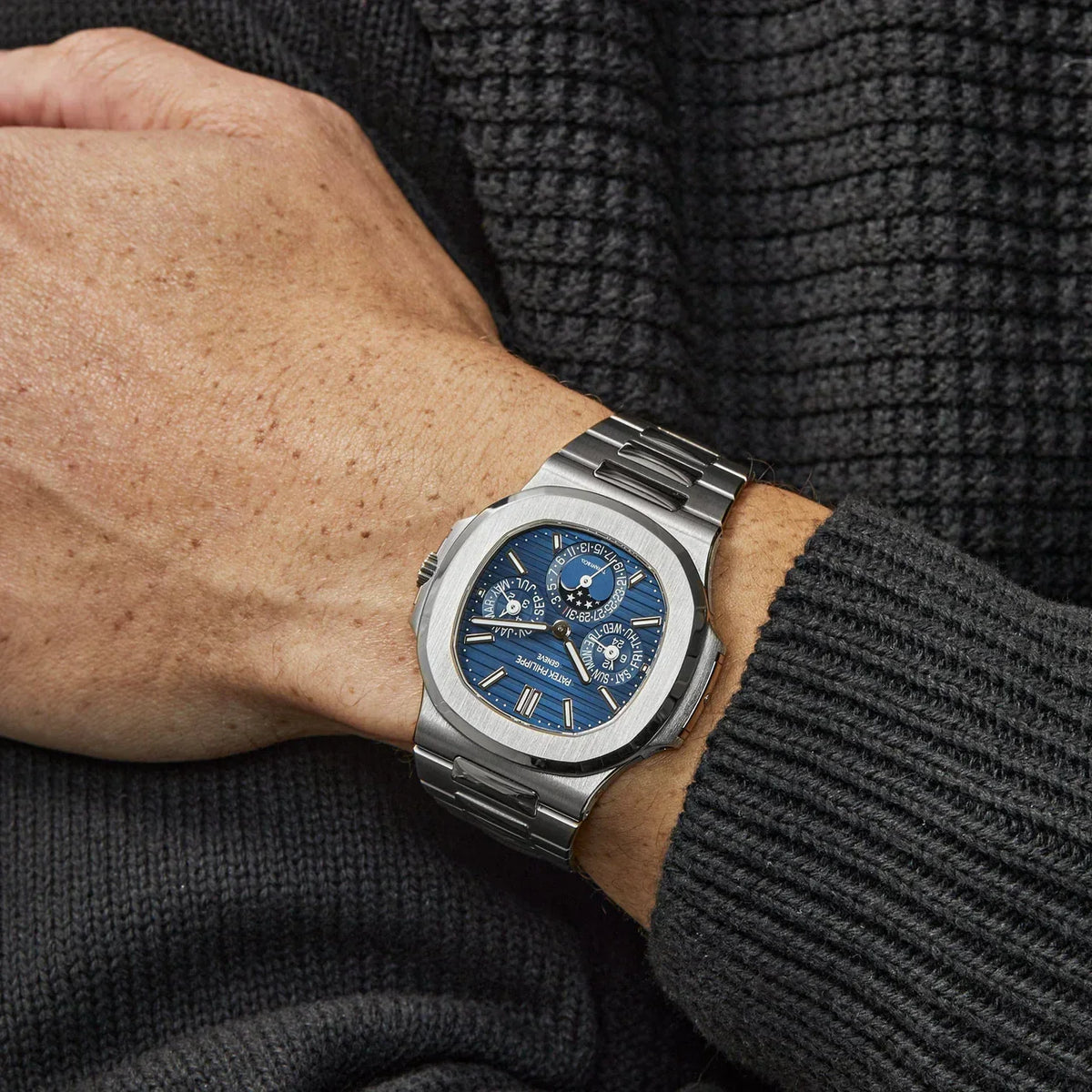 Nautilus 5740/1G-001 'Tiffany & Co.' Perpetual Calendar Moon Phase White Gold Blue Dial (2019)