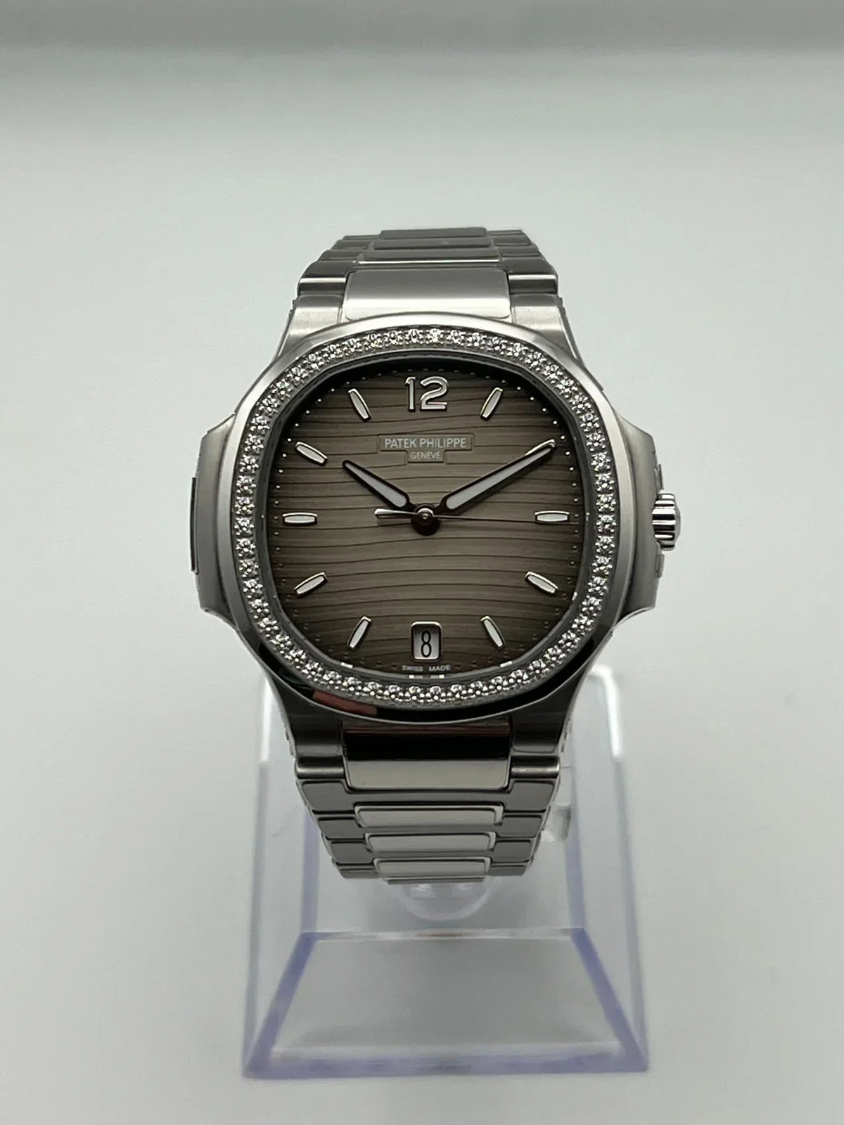 Nautilus 7118/1200A-011 Ladies' Steel Gray Dial Diamond Bezel (2023)