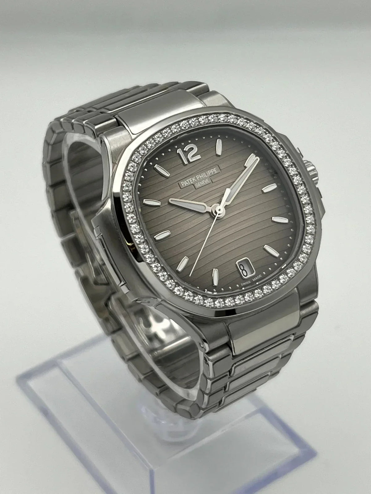 Nautilus 7118/1200A-011 Ladies' Steel Gray Dial Diamond Bezel (2023)