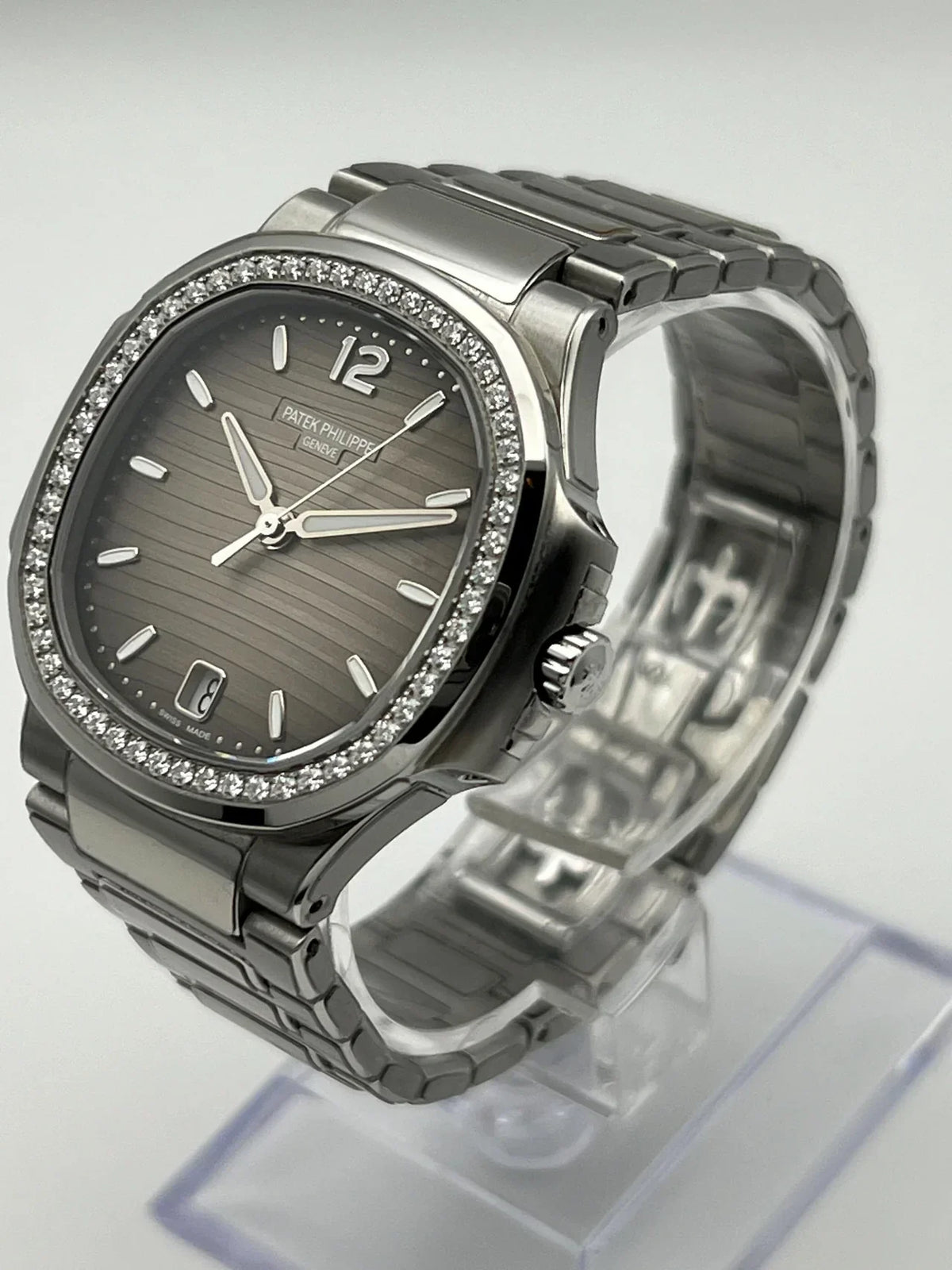 Nautilus 7118/1200A-011 Ladies' Steel Gray Dial Diamond Bezel (2023)