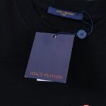 T-SHIRT LOUIS V - Image 11