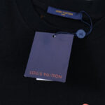 T-SHIRT LOUIS V - Image 12