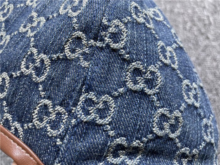 CAP LOUIS V - Image 5