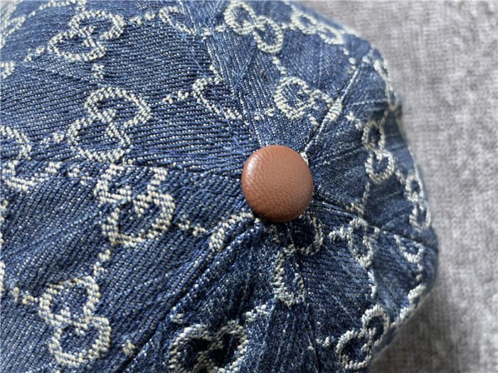 CAP LOUIS V - Image 6