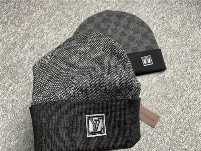 BEANIE LOUIS V - Image 1