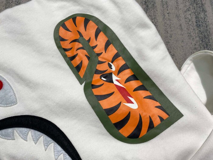 B*PE HOODIE - Image 5