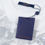T-SHIRT LOUIS V - Image 12