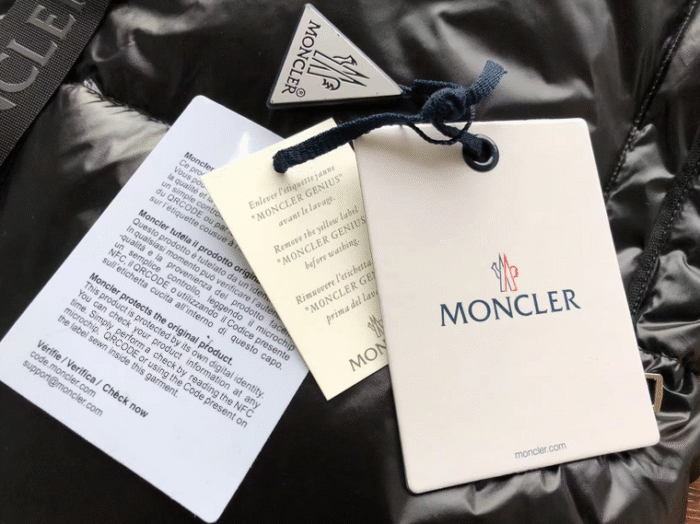 GILET M*NCL*R - Image 17