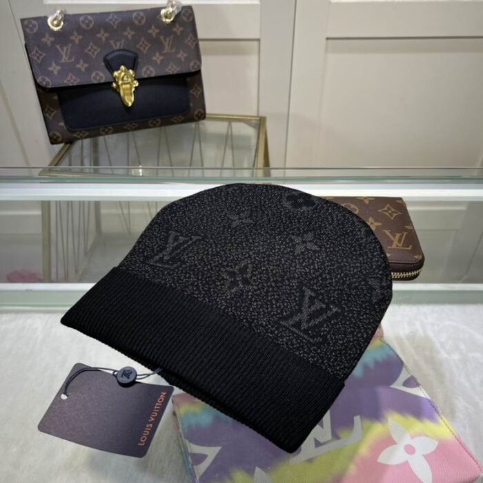 BEANIE LOUIS V - Image 1