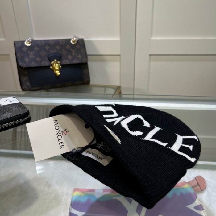 BEANIE M*NCL*R - Image 4