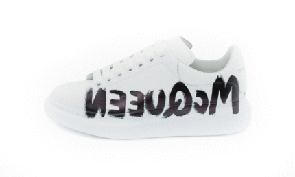Graffiti oversize white