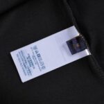 T-SHIRT LOUIS V - Image 11
