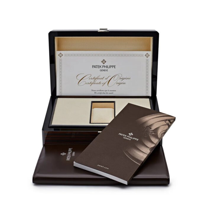 Patek Philippe Aquanaut 5164G-001 'Travel Time' White Gold Blue-Gray Dial (2024) - Image 4