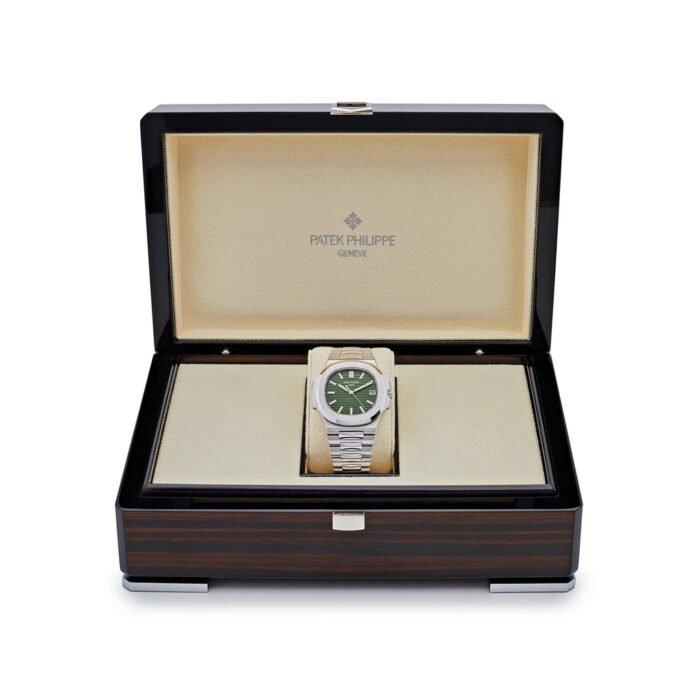 Patek Philippe Nautilus 5711/1A-014 Steel Green Dial (2021) - Image 2