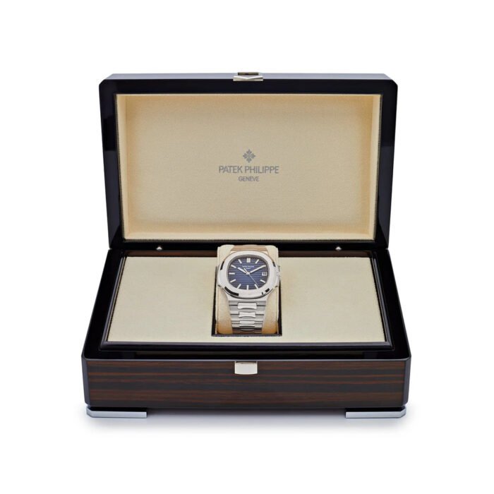 Patek Philippe Nautilus 5811/1G-001 White Gold Blue Dial - Image 2