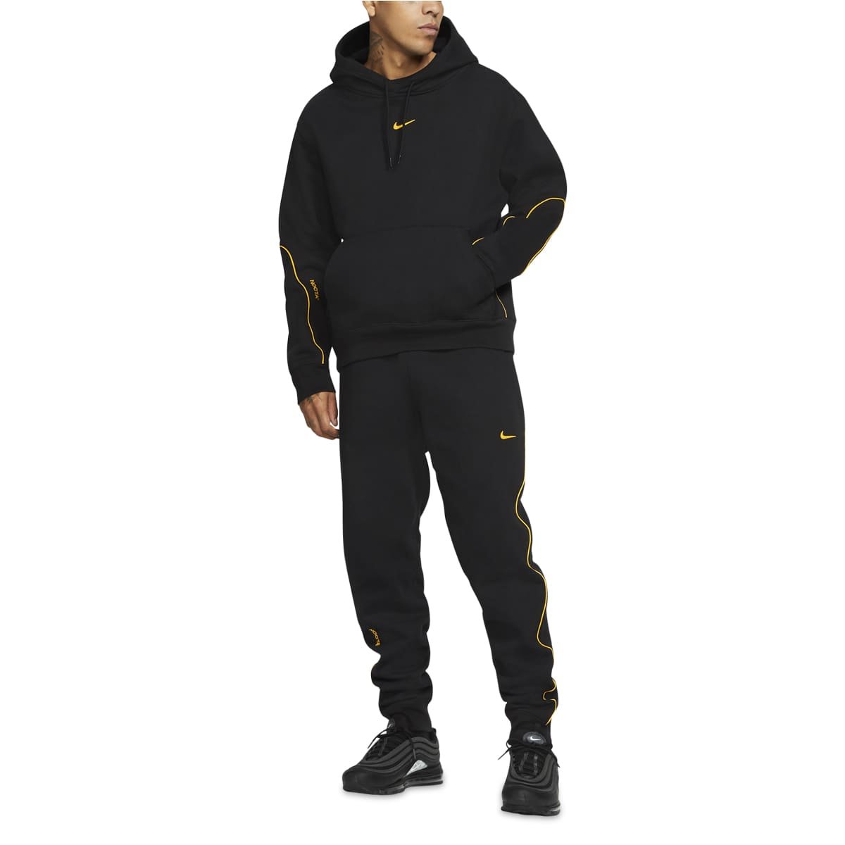 373-da3920_010_phsym006_2000_1_eb5f3266-021e-40eb-bef7-aa1dd6041f38.jpg Tracksuit - Image 1