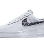 07 Essential White Black Paisley