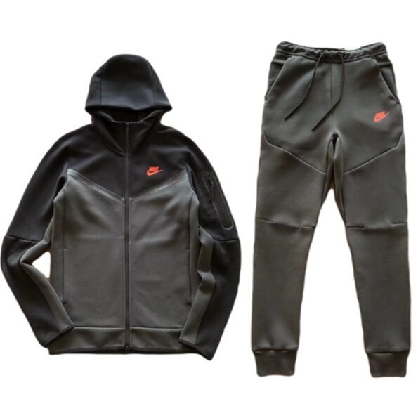 InShot_20230209_173208456-595x595-1.jpg Tech Fleece - Image 1